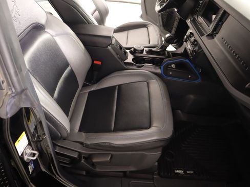 Used 2022 Ford Bronco Black Diamond image 13
