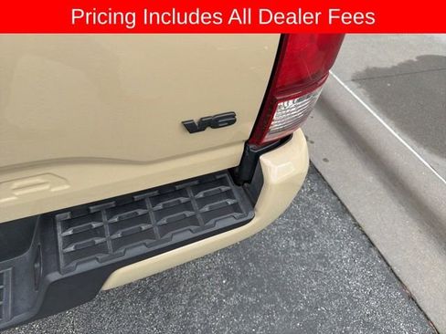 Used 2018 Toyota Tacoma TRD Off-Road AWD/4WD image 18