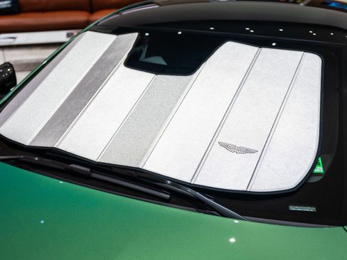 Used 2025 Aston Martin Vanquish Coupe image 52