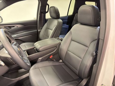 New 2026 Chevrolet Traverse LT w/ Sun and Wheel Package FWD image 22