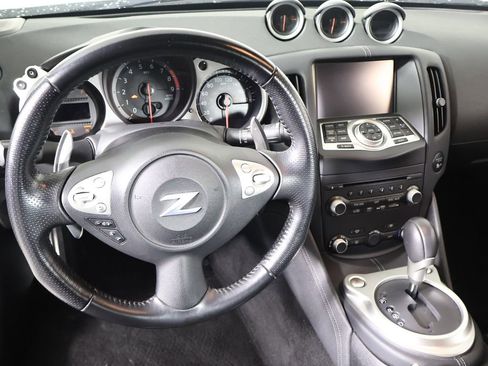 Used 2020 Nissan 370Z Touring Sport image 8