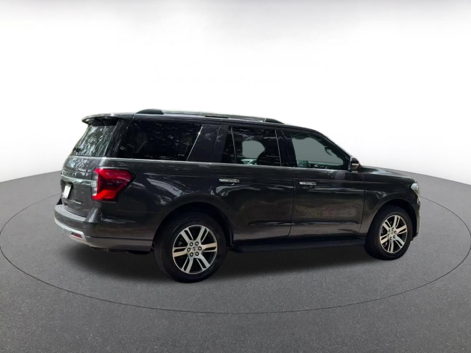 Used 2024 Ford Expedition Limited RWD image 14