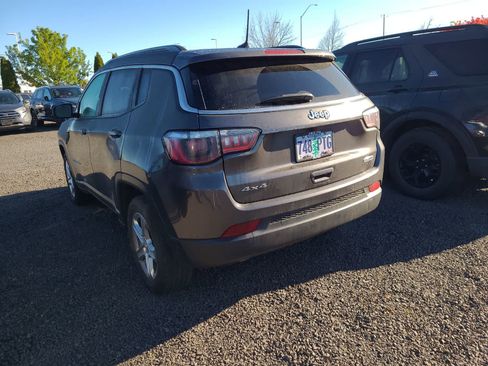 Used 2023 Jeep Compass Latitude w/ Convenience Group image 11