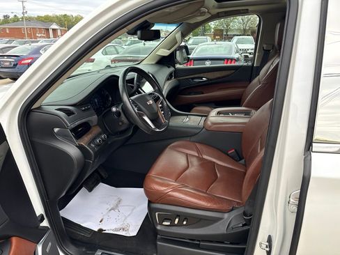 Used 2019 Cadillac Escalade Premium Luxury AWD/4WD image 30