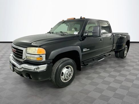 Used 2007 GMC Sierra 3500 SLT w/ Heavy-Duty Power Package AWD/4WD image 3