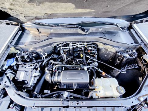 Used 2023 Ford Explorer XLT image 39