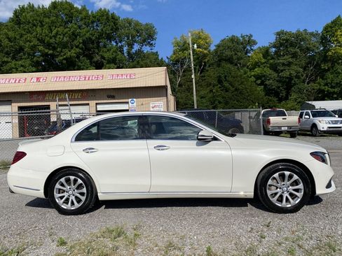 Used 2017 Mercedes-Benz E 300 4MATIC image 4