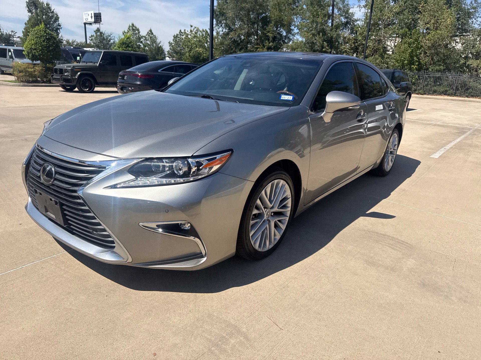 Used 2017 Lexus ES 350 w/ Ultra Luxury Package FWD image 8