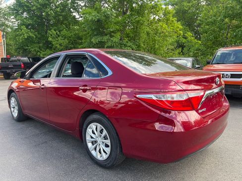 Used 2017 Toyota Camry LE FWD image 3