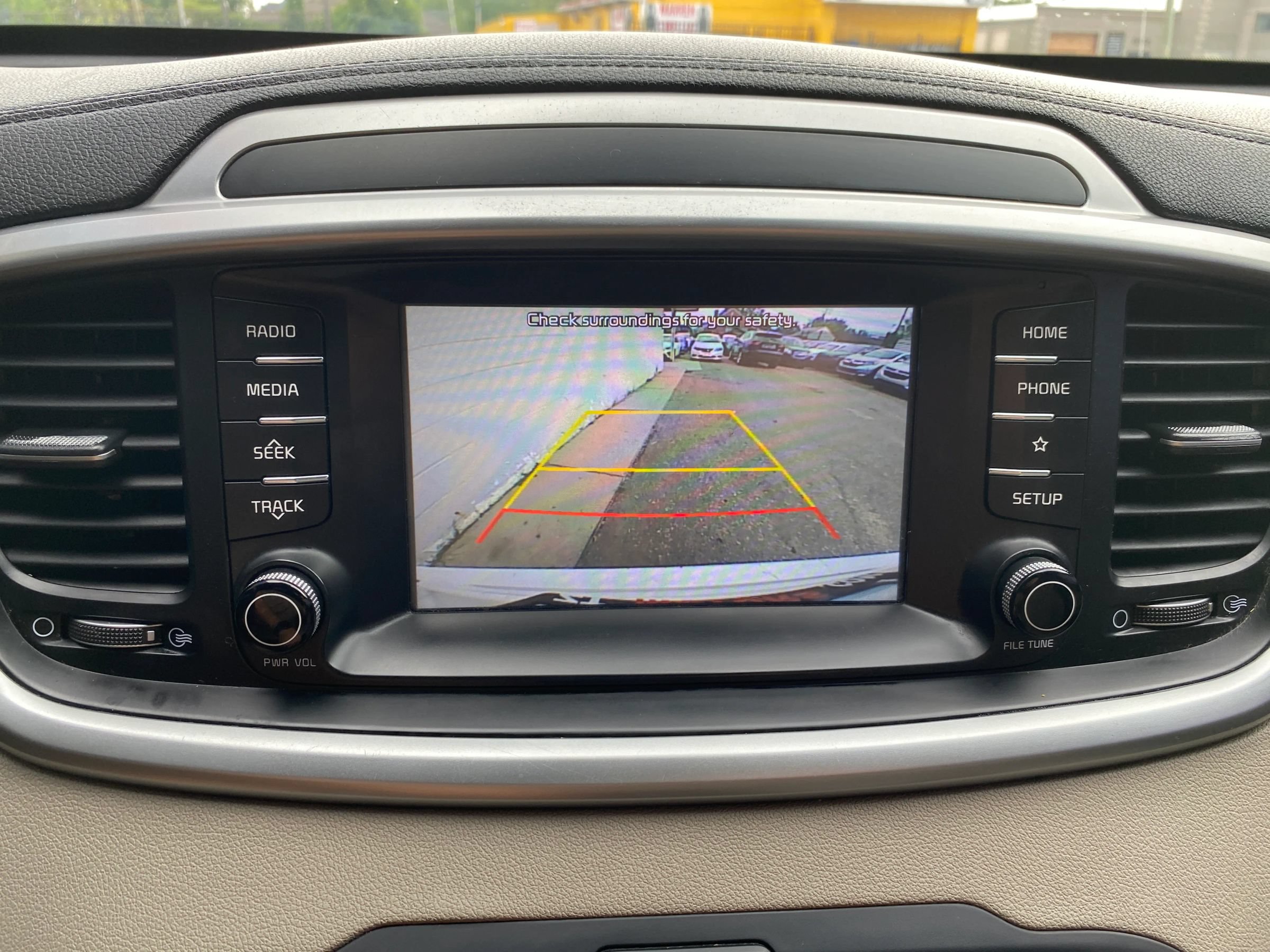 Used 2019 Kia Sorento FWD V6 image 21