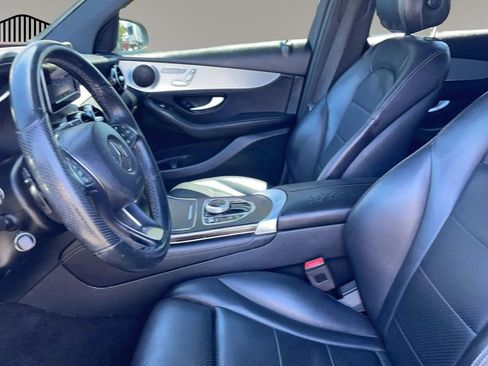 Used 2019 Mercedes-Benz GLC 300 4MATIC image 33