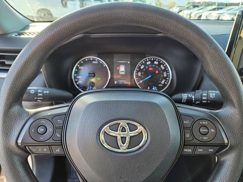 Used 2022 Toyota RAV4 XLE w/ Convenience Package image 21