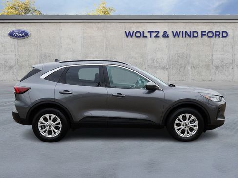 Used 2023 Ford Escape Active w/ Tech Pack #2 AWD/4WD image 7