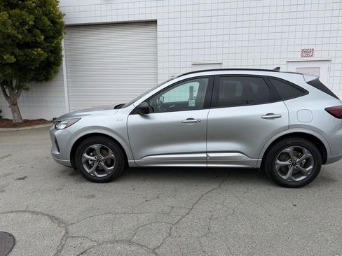 Used 2024 Ford Escape ST-Line FWD image 3
