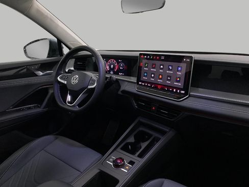 New 2026 Volkswagen Tiguan SE image 18