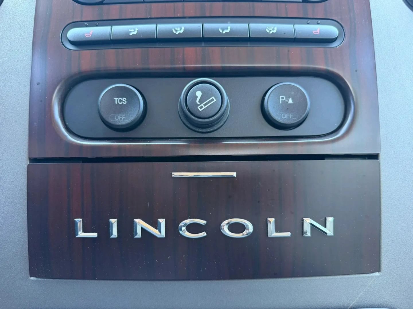 Used 2006 Lincoln Mark LT 2WD image 28