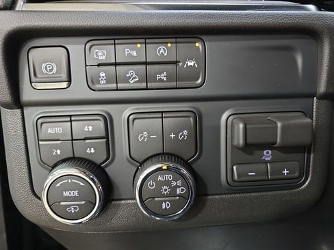 New 2026 Chevrolet Suburban High Country w/ LPO, Illumination Package image 28