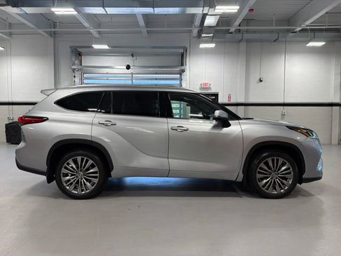 Used 2020 Toyota Highlander Platinum AWD/4WD image 8