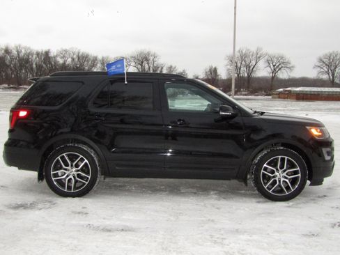 Certified 2017 Ford Explorer Sport w/ Equipment Group 401A image 6