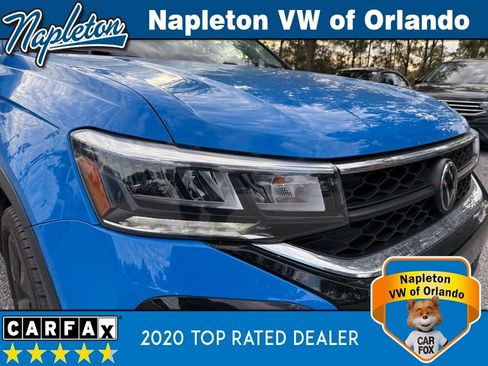 Used 2023 Volkswagen Taos SE w/ Black Wheel Package image 7