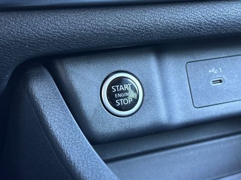 Used 2023 Nissan Rogue SV FWD image 21