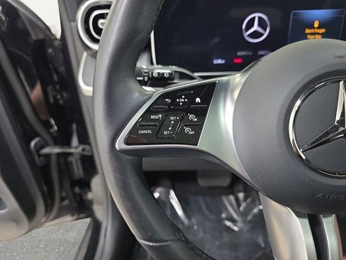 Used 2024 Mercedes-Benz GLC 300 4MATIC image 17