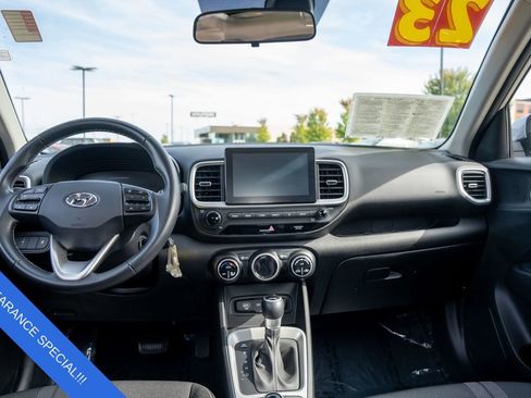 Certified 2023 Hyundai Venue SEL image 15