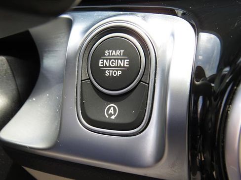 Used 2026 Mercedes-Benz GLB 250 4MATIC image 18