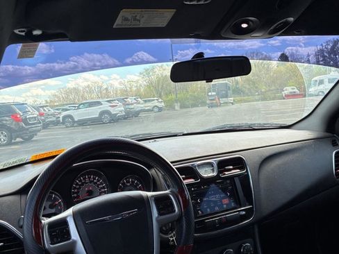 Used 2013 Chrysler 200 Touring image 12