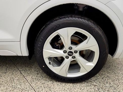 Used 2021 Audi Q5 2.0T Premium Plus w/ Premium Plus Package image 9