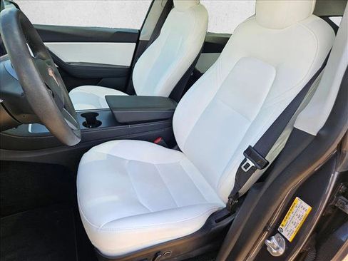 Used 2021 Tesla Model Y Long Range AWD/4WD image 12