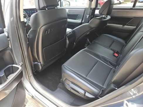 Used 2025 Hyundai Santa Fe SEL FWD image 28