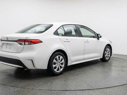 Used 2025 Toyota Corolla LE FWD image 9