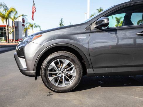 Certified 2017 Toyota RAV4 XLE w/ All Weather Liner Package image 5