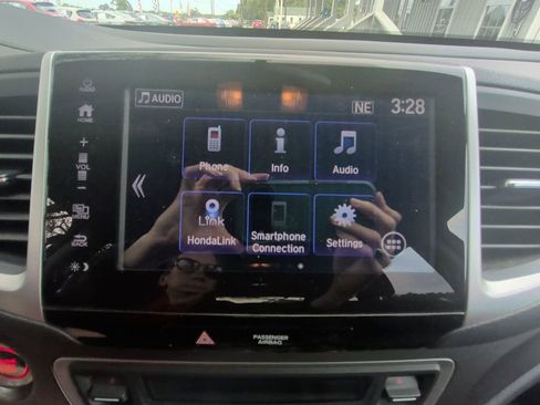 Used 2017 Honda Pilot EX image 19