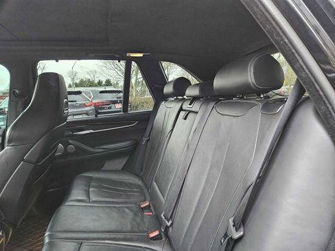 Used 2015 BMW X5 M image 11