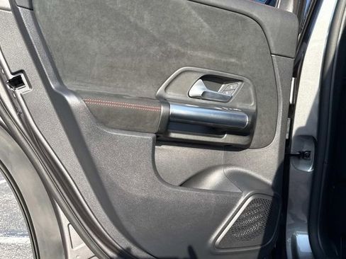 Used 2023 Mercedes-Benz GLA 250 image 11