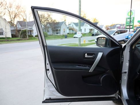 Used 2014 Nissan Rogue S image 10