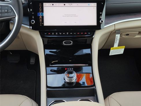 New 2026 Jeep Grand Cherokee Limited RWD image 10