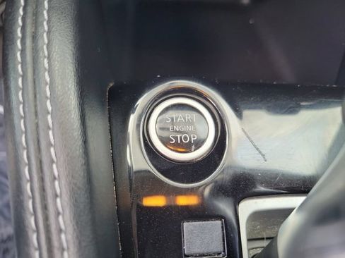 Used 2019 Nissan Kicks SV FWD image 32