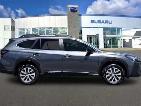 Certified 2025 Subaru Outback Premium AWD/4WD image 6