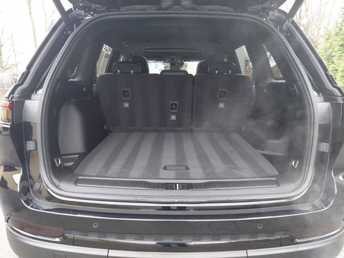 Used 2023 Jeep Grand Cherokee Altitude image 16