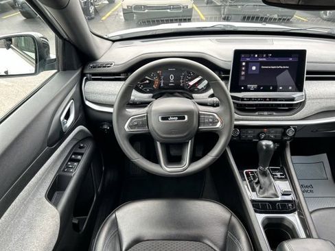 Used 2023 Jeep Compass Latitude AWD/4WD image 25