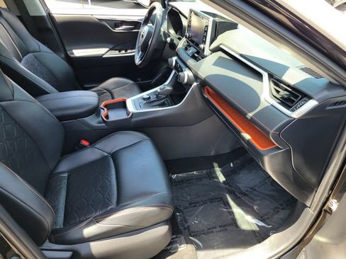 Used 2020 Toyota RAV4 Adventure w/ Carpet Mat Package AWD/4WD image 18