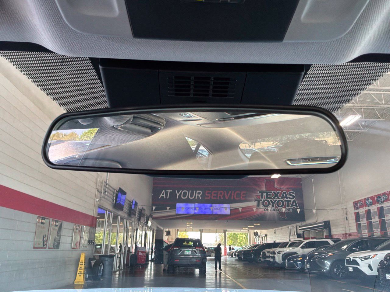 Used 2026 Toyota Camry LE FWD image 19