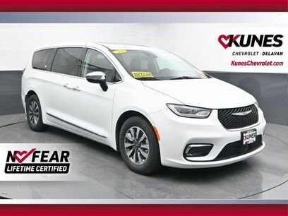 Used 2023 Chrysler Pacifica Limited