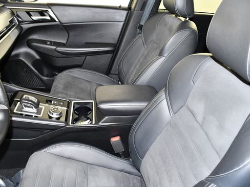 Used 2023 Mitsubishi Outlander SE AWD/4WD image 37