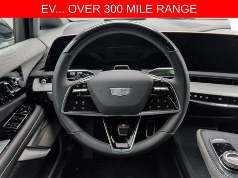 Used 2025 Cadillac Optiq Sport 2 w/ LPO, Floor Liner Package AWD/4WD image 11
