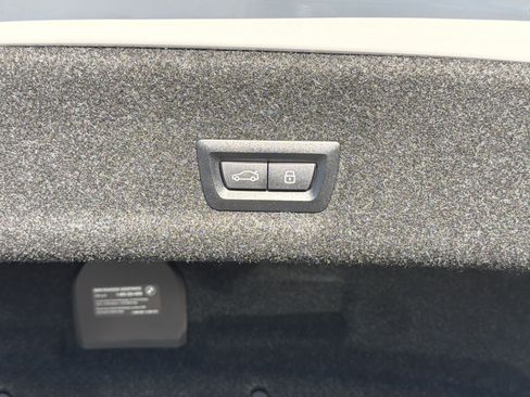 New 2026 BMW 330i Sedan w/ M Sport Package image 27