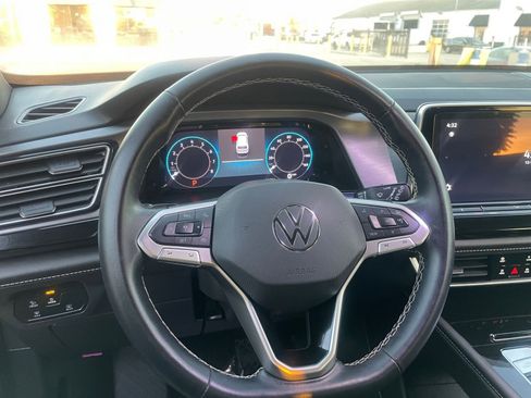 Used 2025 Volkswagen Atlas Cross Sport SE AWD/4WD image 30